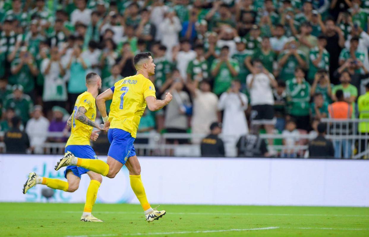 冠军稳了！C罗即将实现目标，赛后回应球迷嘲讽：我有五个欧冠